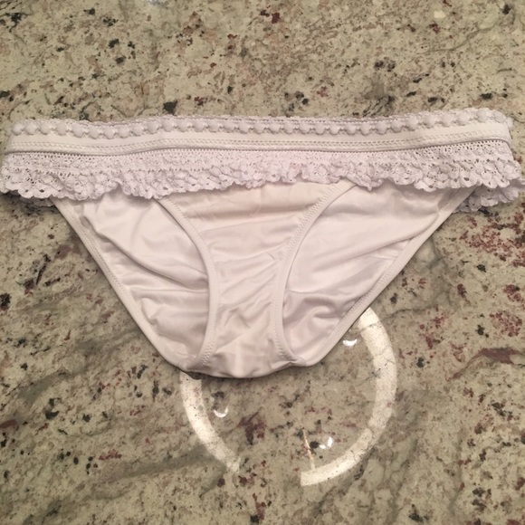 Small Victoria secret bottoms - Picture 1 of 1